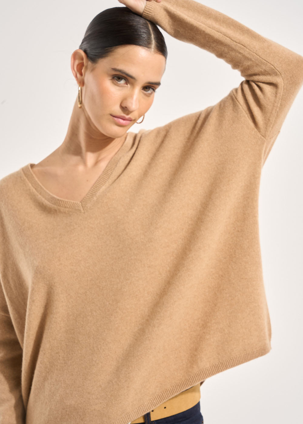 MONJOE Cashmere V-neck sweater with long sleeves - 1 - Sud Express - Sud Express