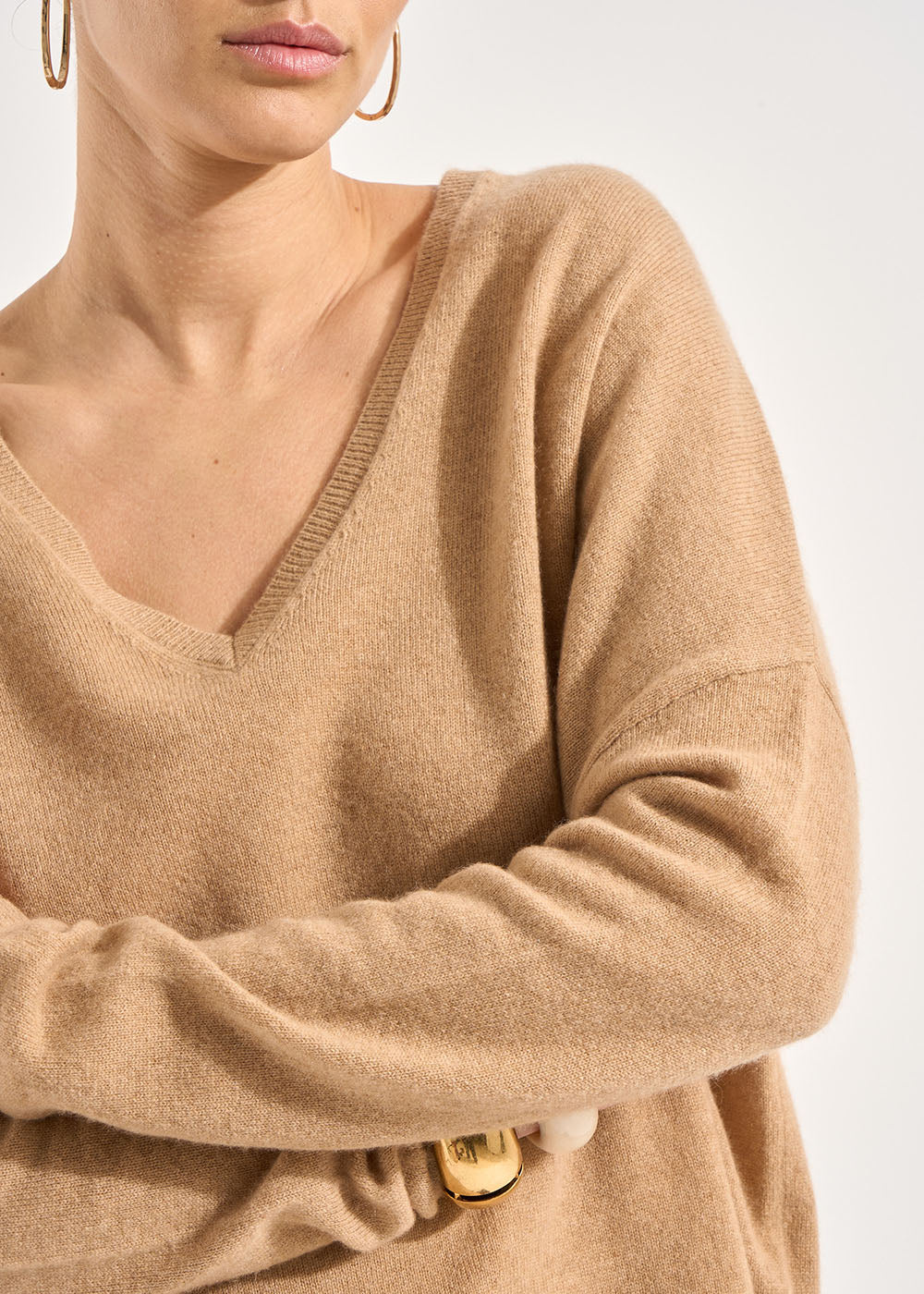 MONJOE Cashmere V-neck sweater with long sleeves - 2 - Sud Express - Sud Express