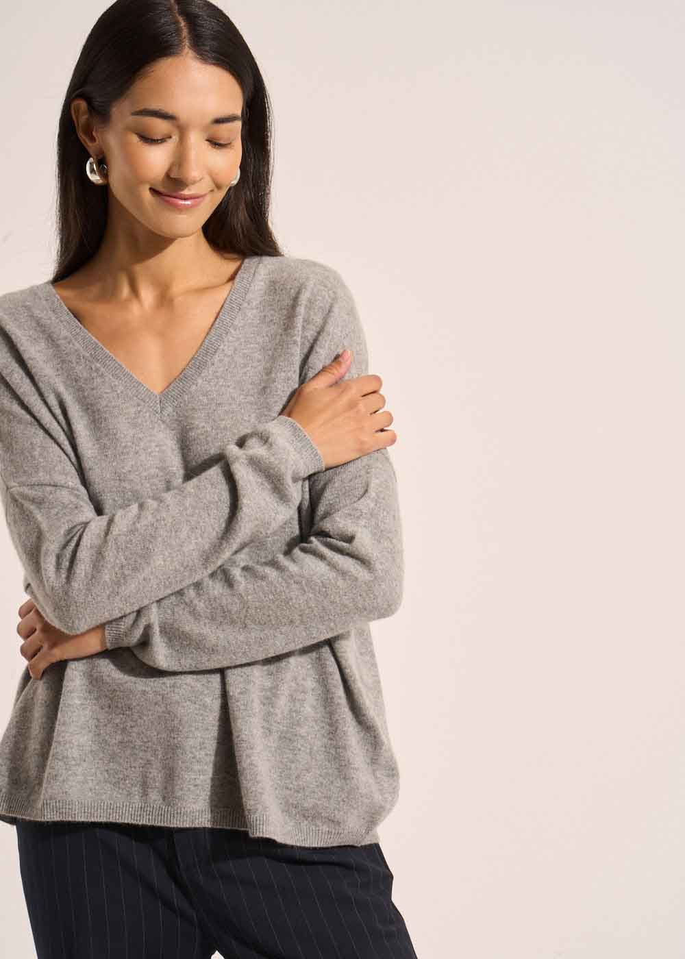 MONJOE Cashmere V-neck sweater with long sleeves - 4 - Sud Express - Sud Express