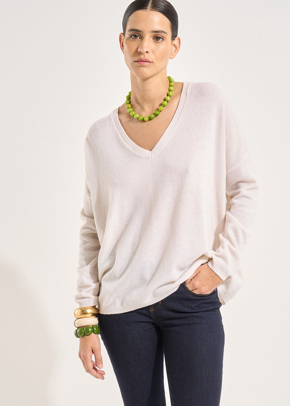 MONJOE Cashmere V-neck sweater with long sleeves - 1 - Sud Express - Sud Express