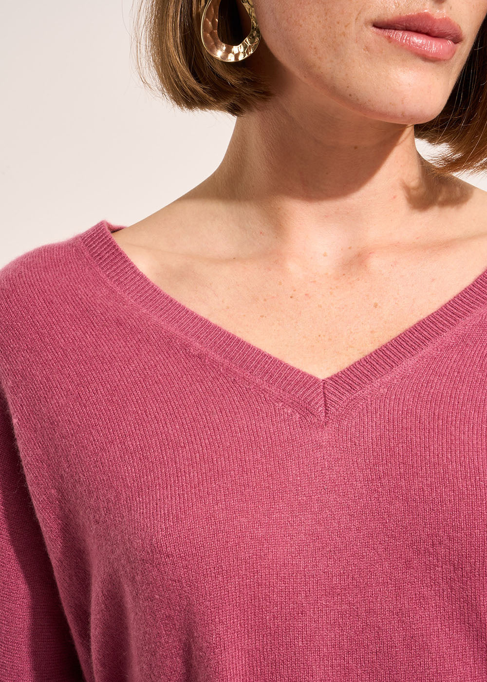 MONJOE Cashmere V-neck sweater with long sleeves - 2 - Sud Express - Sud Express