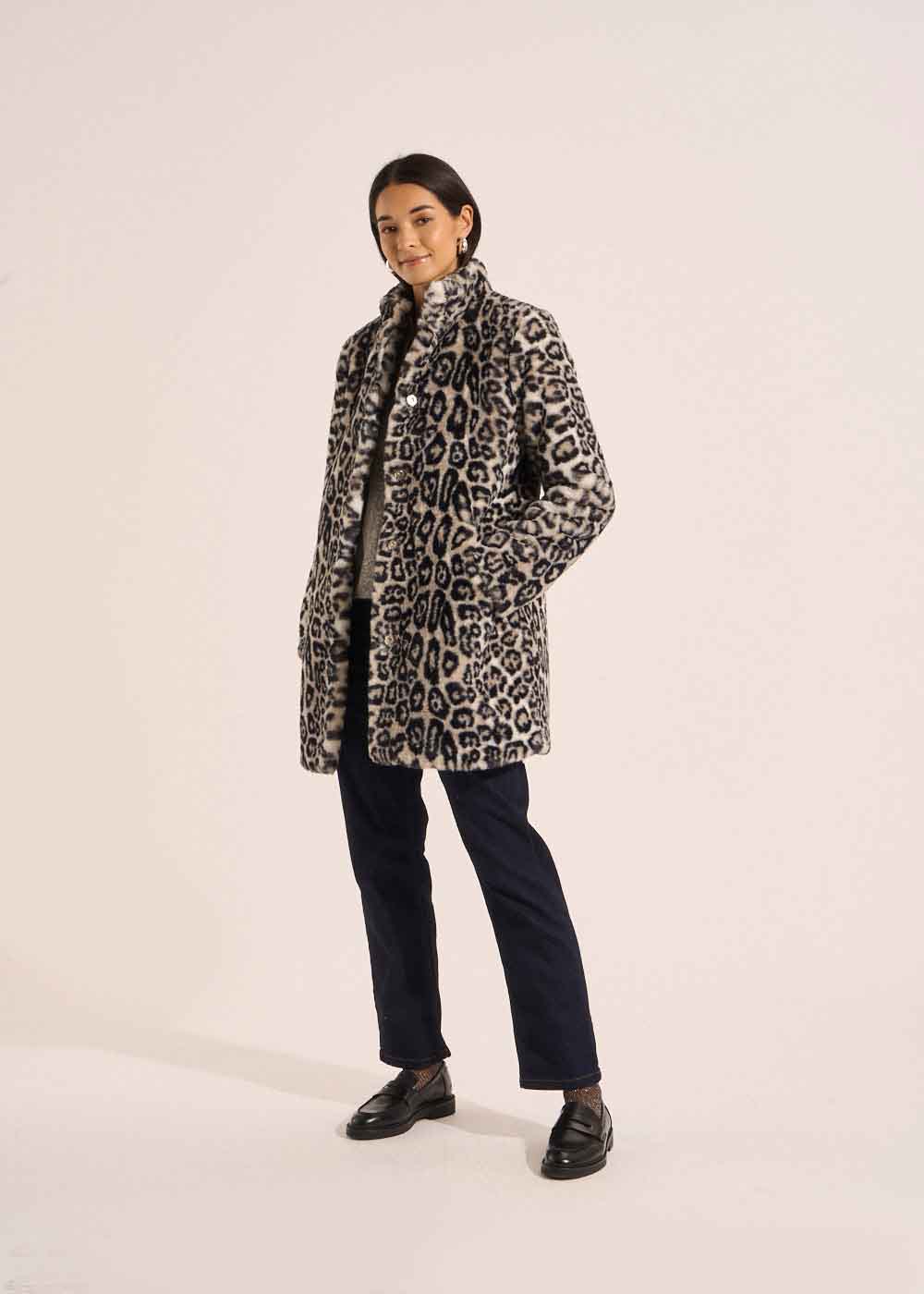MINTY Fitted leopard print faux fur coat with stand-up collar - 1 - Sud Express - Sud Express