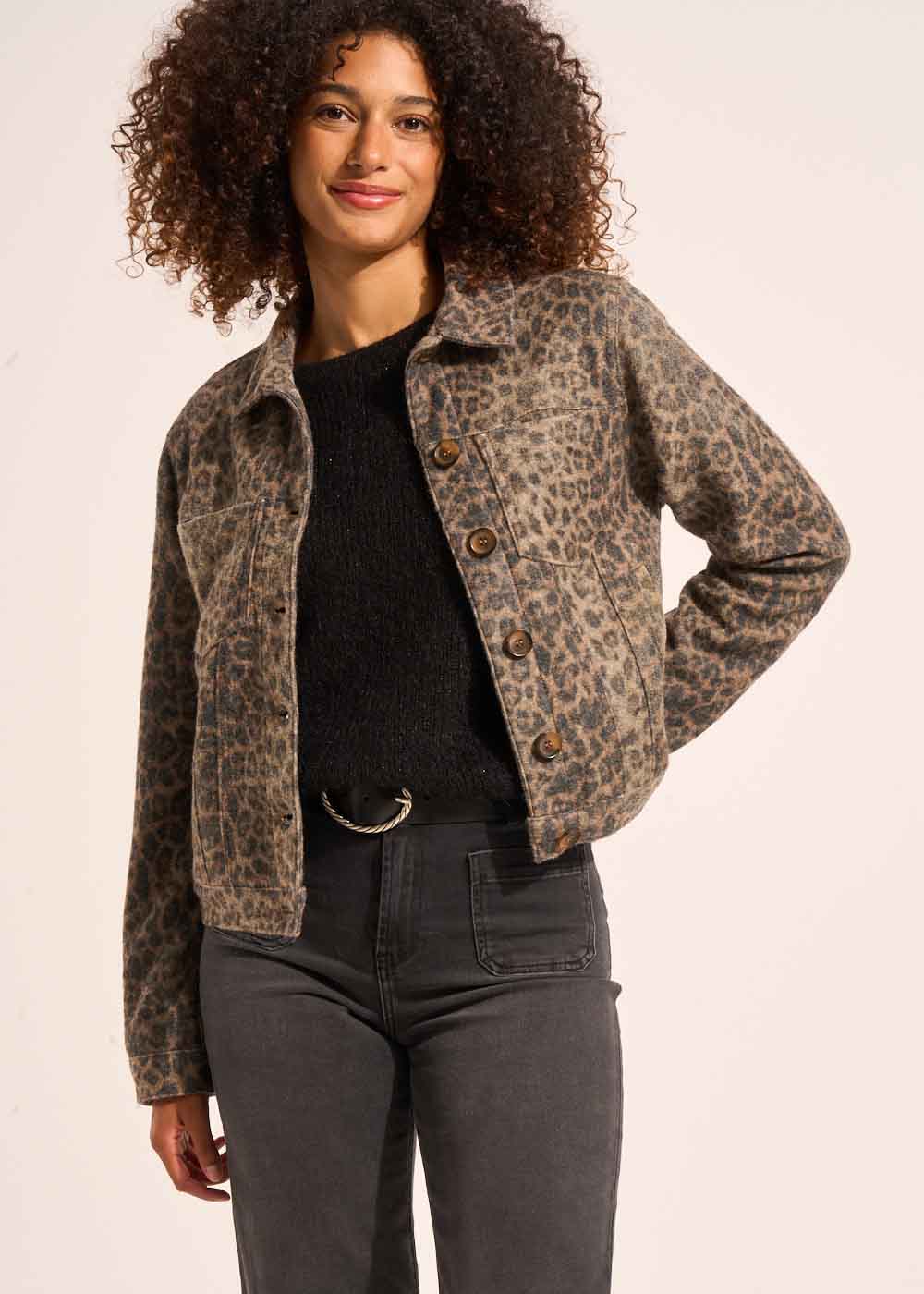 BOSTON Short leopard print jacket with a straight cut - 1 - Sud Express - Sud Express