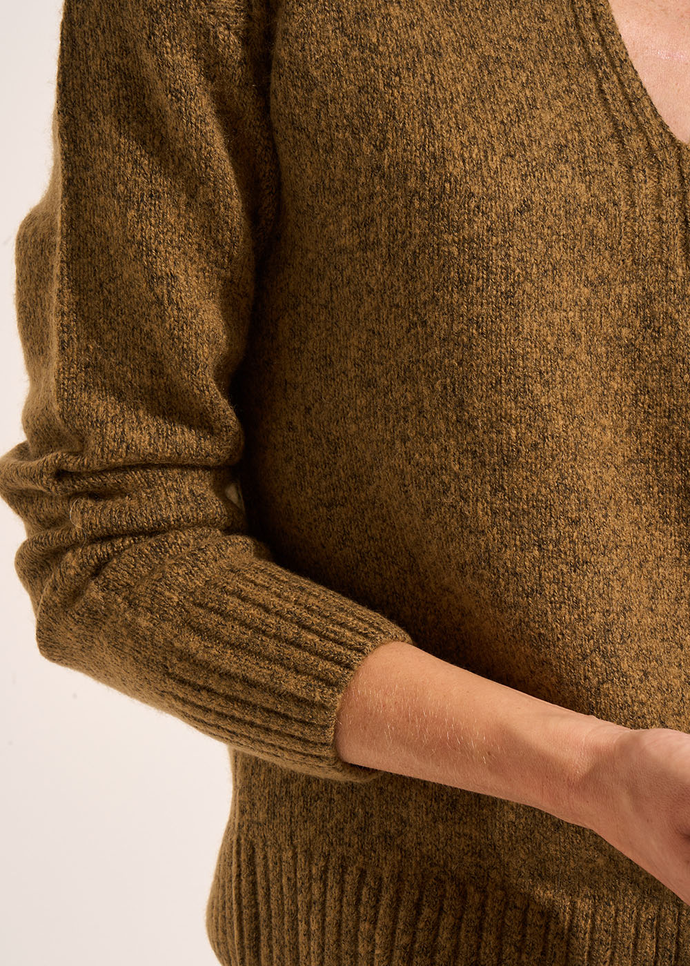 MILANO Tunisian collar jumper with wide sleeves - 4 - Sud Express - Sud Express