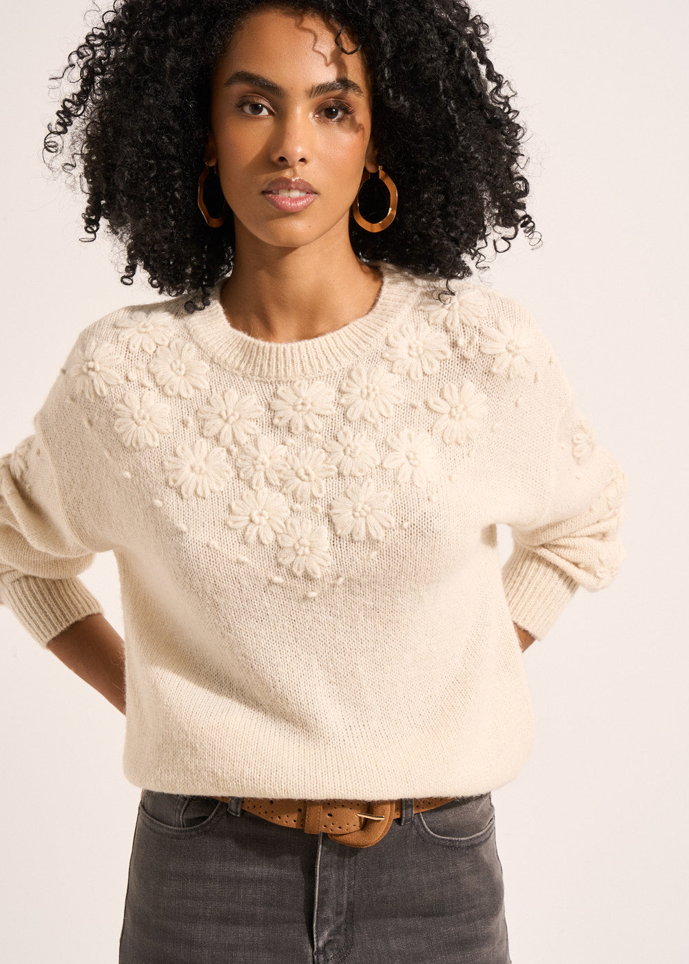 MARGUE Sweater decorated with handmade daisies - 1 - Sud Express - Sud Express