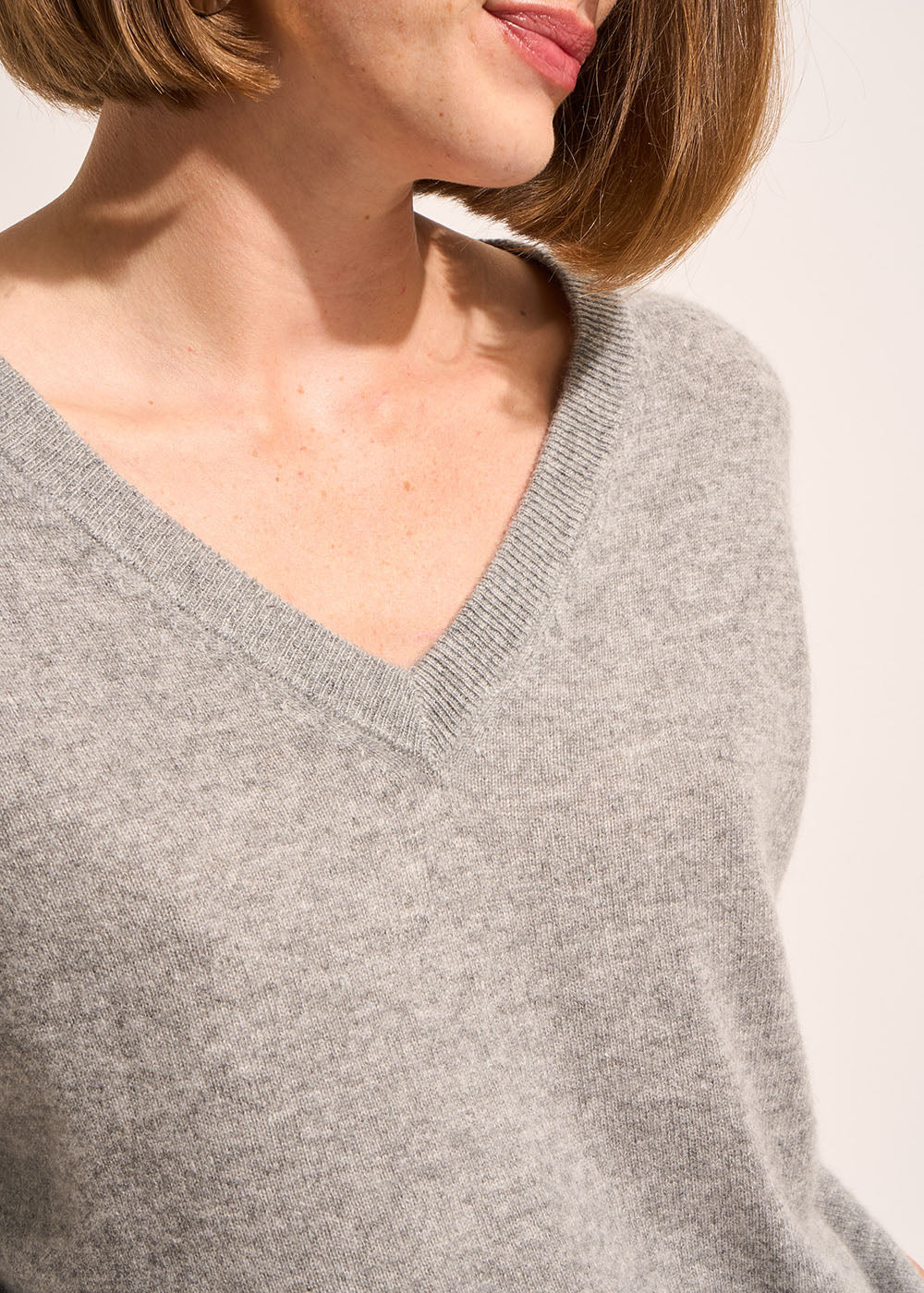 MAPOUPYNOU Long-sleeved cashmere V-neck jumper - 2 - Sud Express - Sud Express