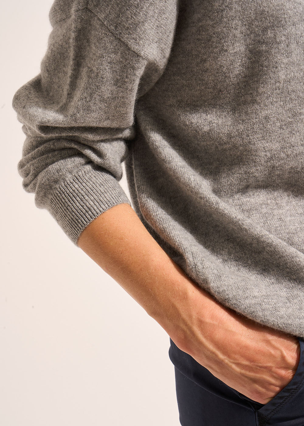 MAPOUPYNOU Long-sleeved cashmere V-neck jumper - 4 - Sud Express - Sud Express