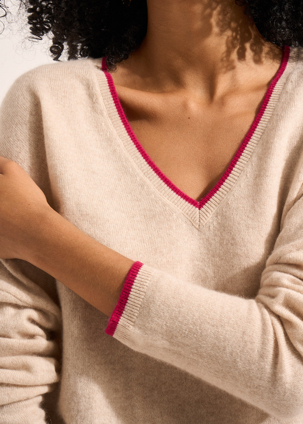 MAJOJO Cashmere jumper with V-neck and long sleeves - 2 - Sud Express - Sud Express