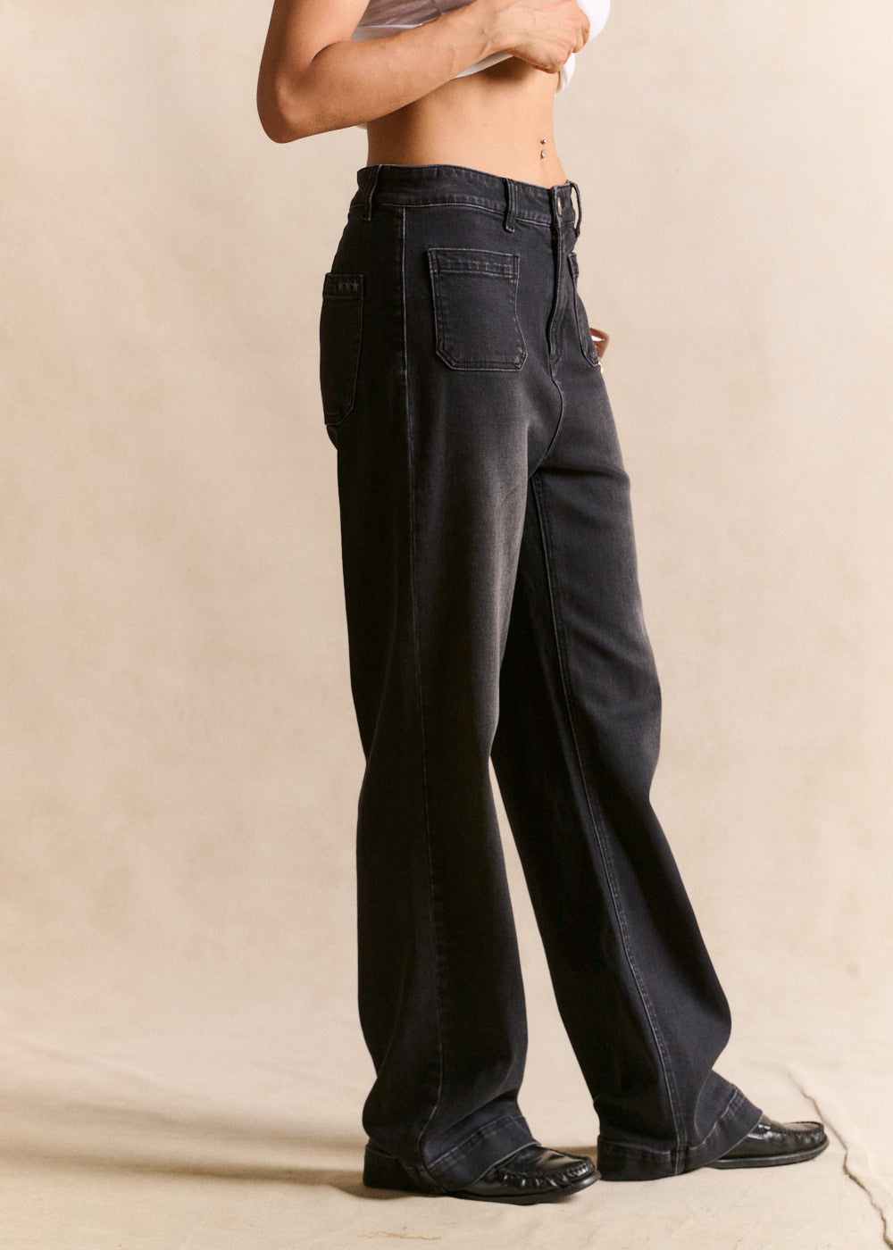 High-waisted, wide-leg jeans with turn-ups - Sud Express - 2 - Sud Express