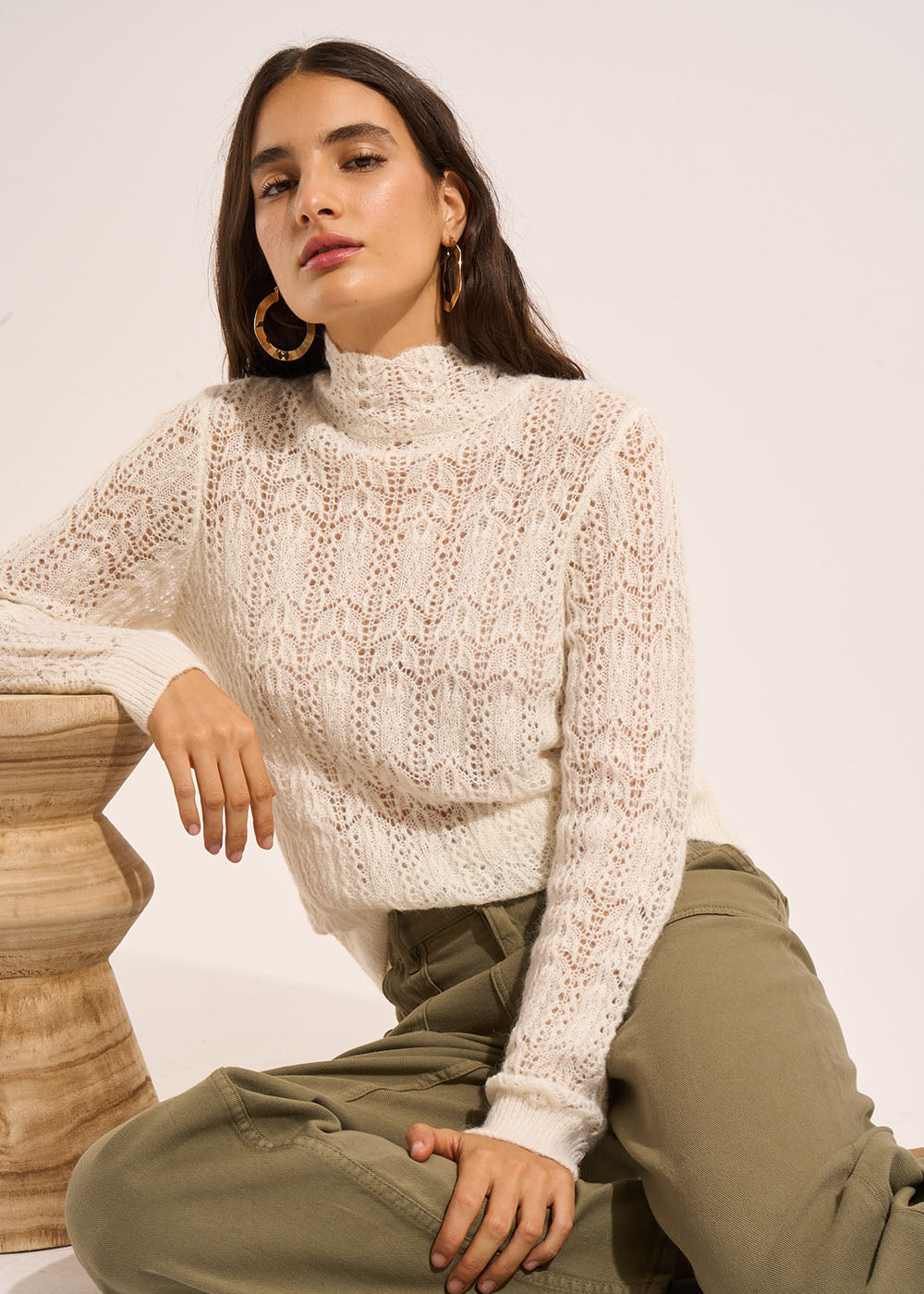 Lightweight lace knit turtleneck sweater - Sud Express - 5 - Sud Express