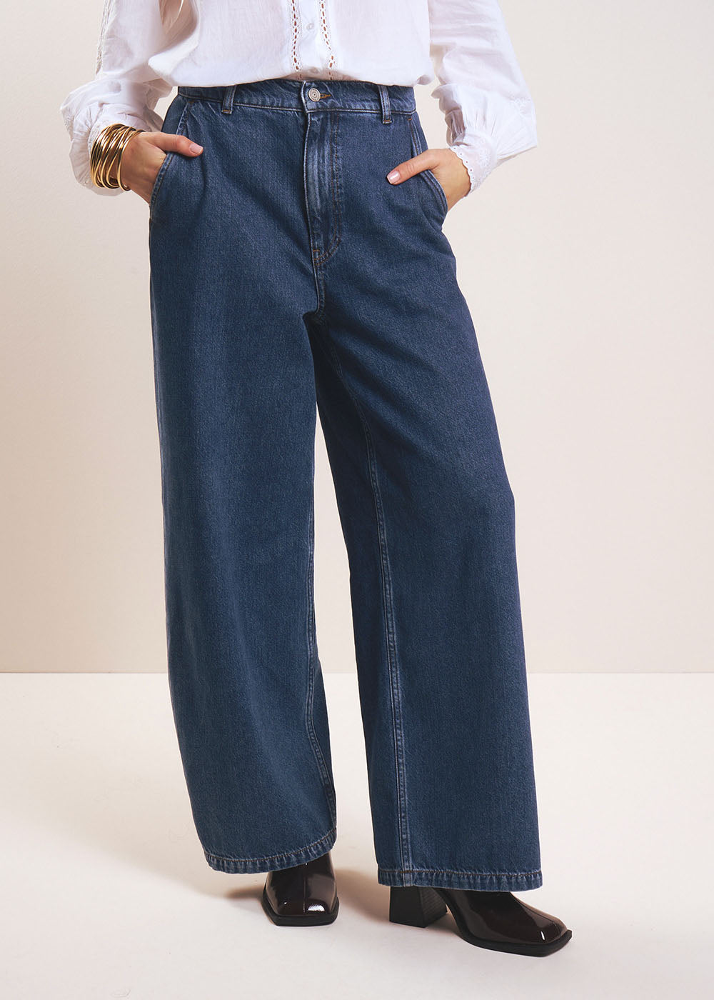 High-waisted trousers with very wide legs - Sud Express - 2 - Sud Express