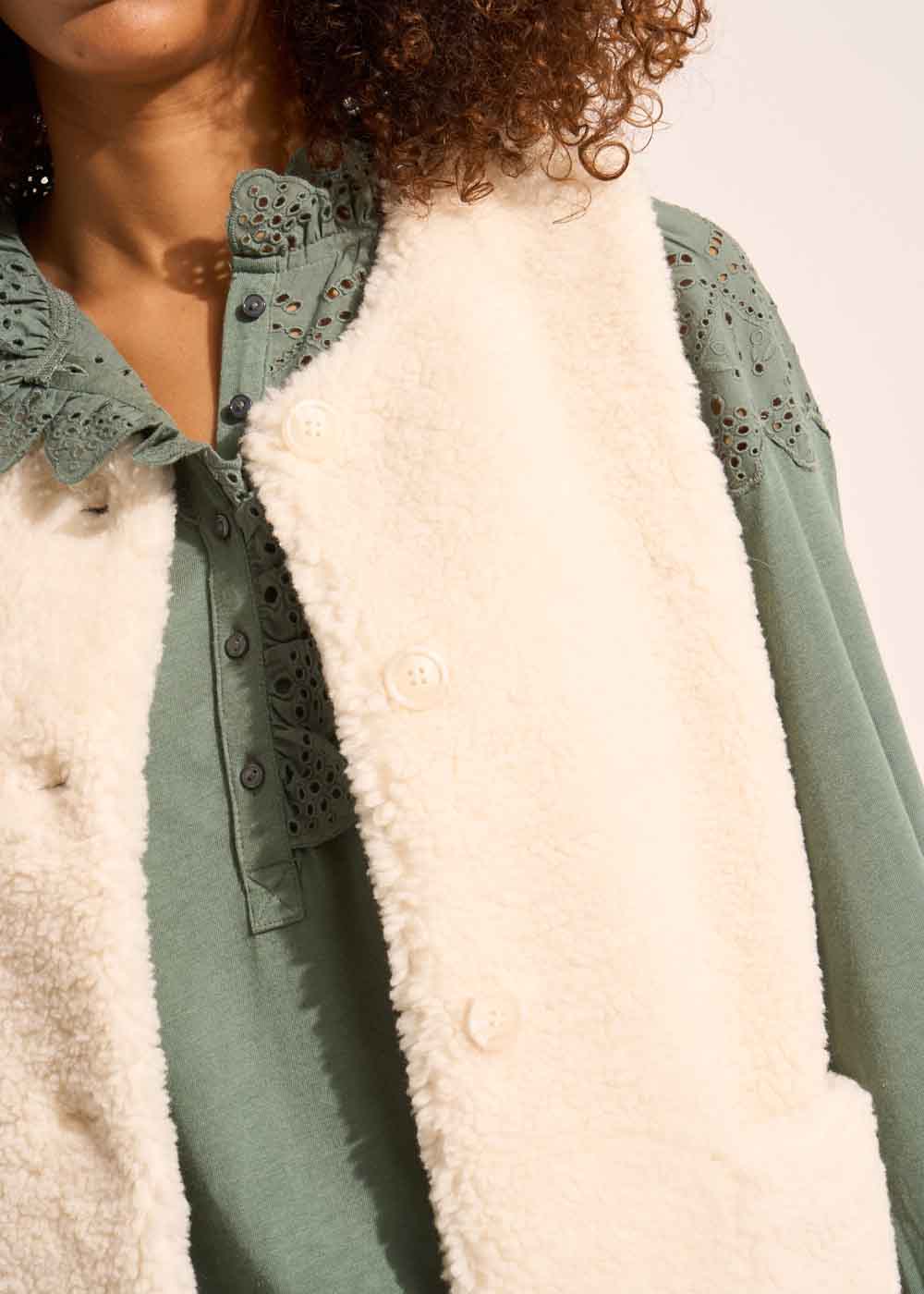 Sleeveless faux fur cardigan - Sud Express - 2 - Sud Express
