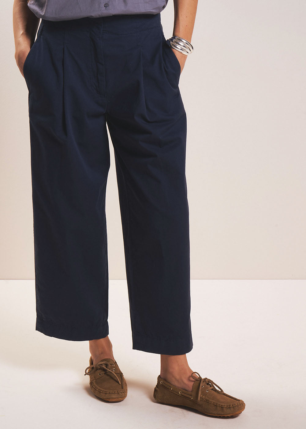 Barrel-fit trousers - Sud Express - 5 - Sud Express