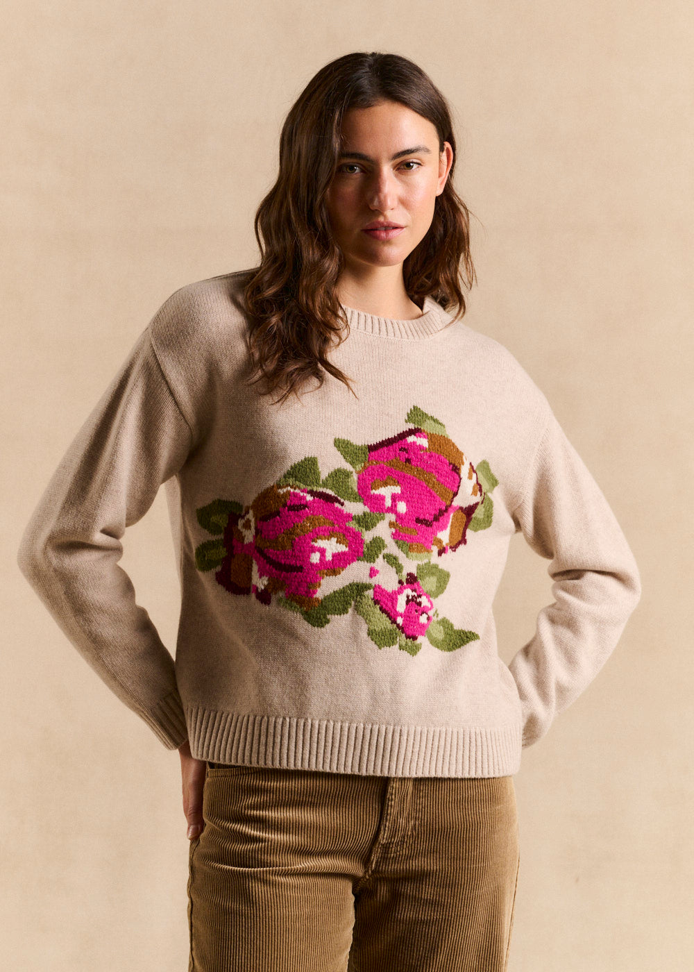 Round-neck sweater embroidered with floral pattern - Sud Express - 1 - Sud Express