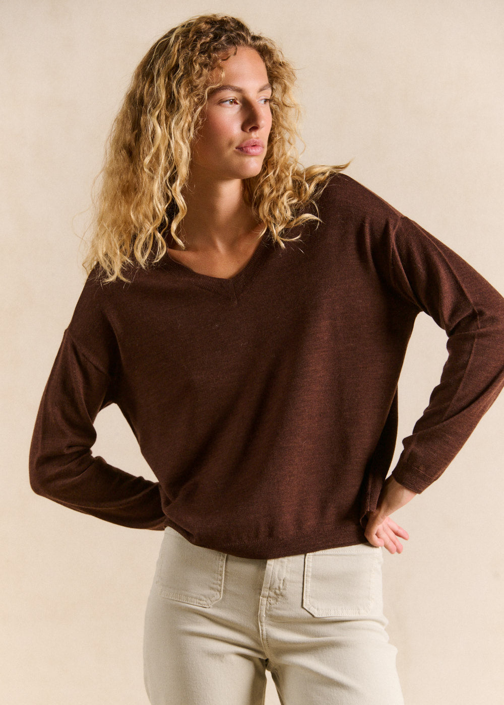 V-neck wool sweater with relaxed fit - Sud Express - 1 - Sud Express