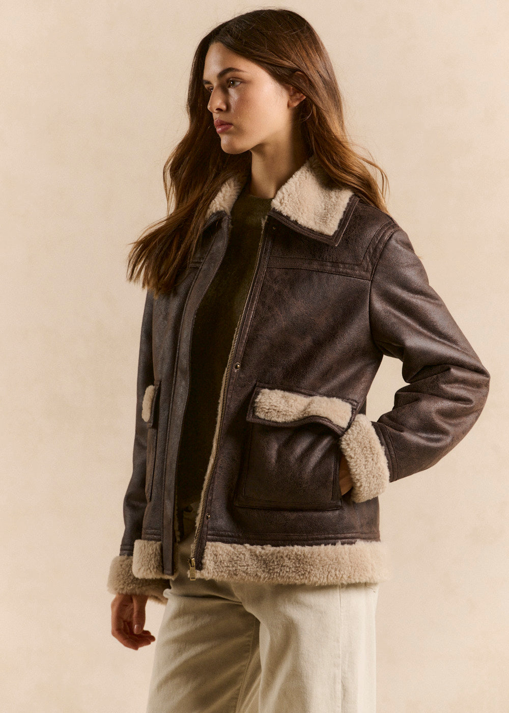 MANDARINE Straight jacket with suede effect and fur collar - 4 - Sud Express - Sud Express