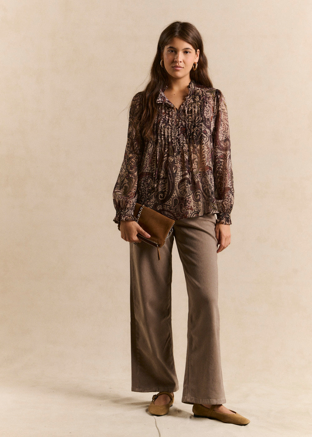 Straight pants with a peach skin touch - Sud Express - 1 - Sud Express