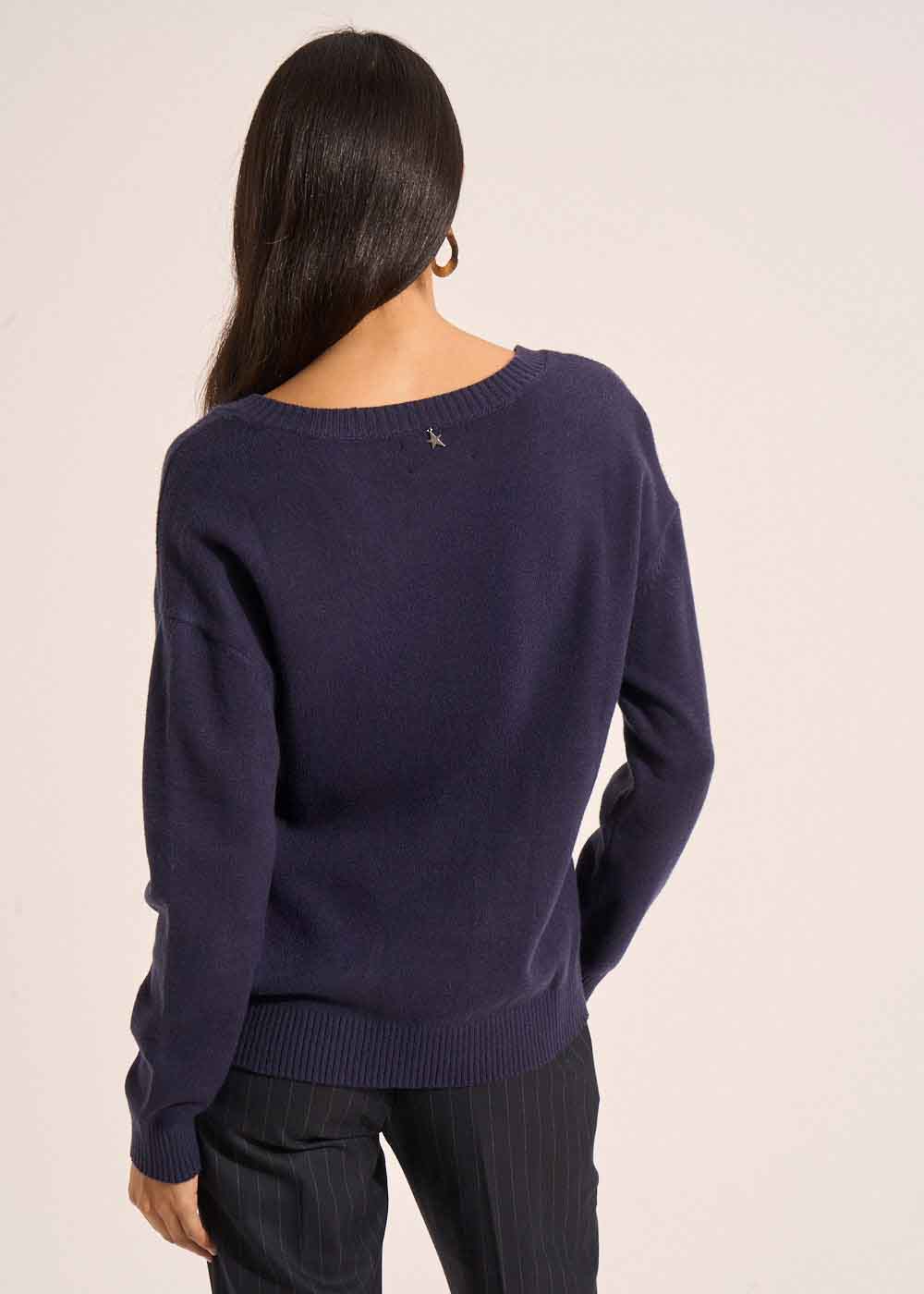 Boxy V-neck sweater - Sud Express - 3 - Sud Express