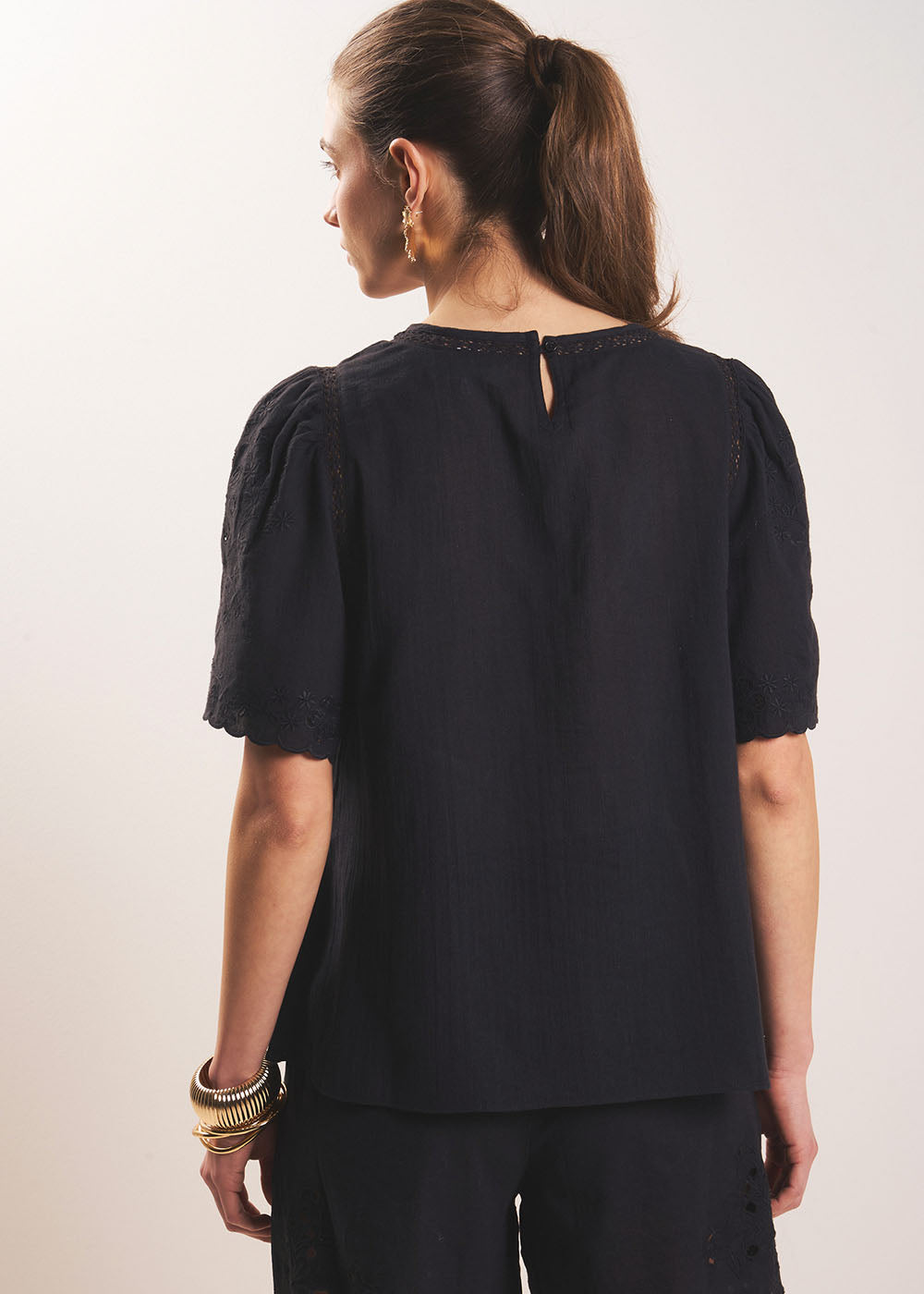 Floral embroidered top with short sleeves - Sud Express - 3 - Sud Express