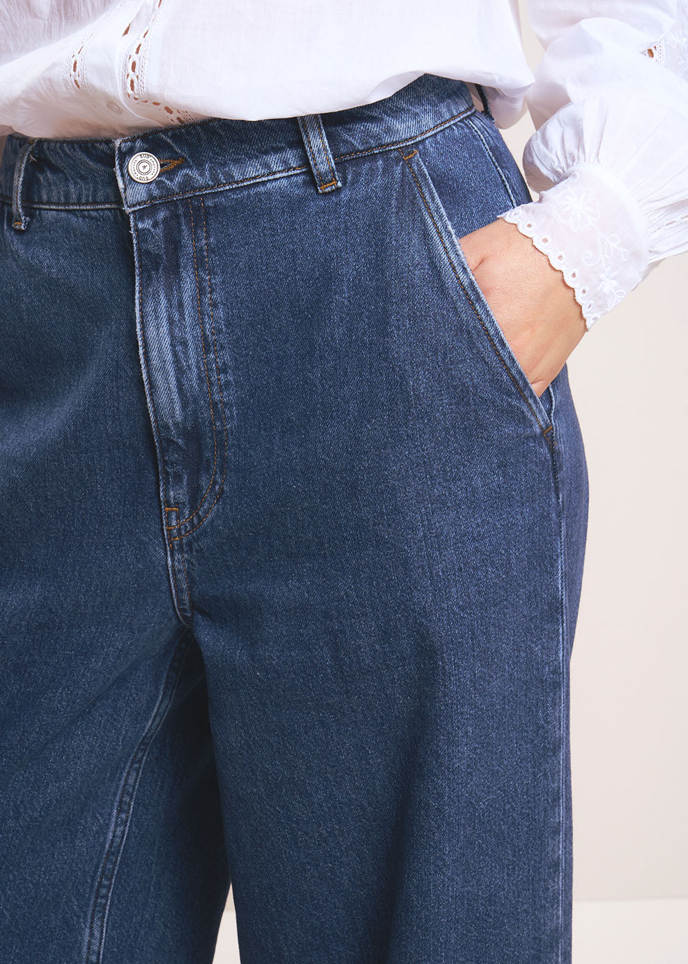 High-waisted trousers with very wide legs - Sud Express - 4 - Sud Express