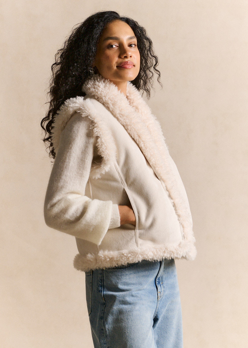 Sleeveless waistcoat with a sheepskin-effect finish - Sud Express - 4 - Sud Express