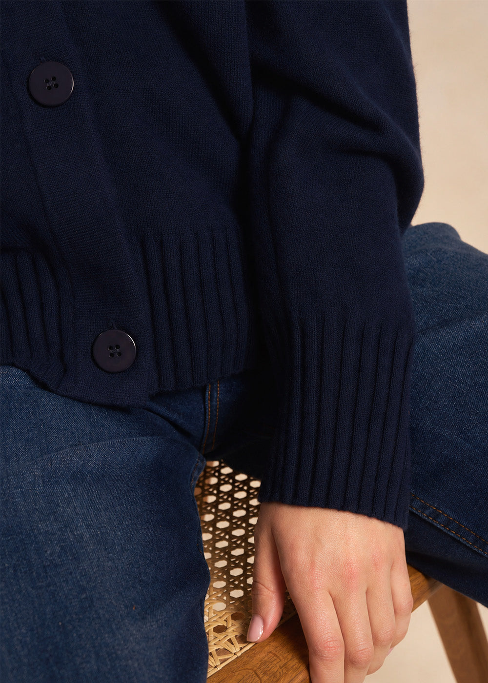 GRAMMAX Loose-fitting cashmere V-neck cardigan - 4 - Sud Express - Sud Express