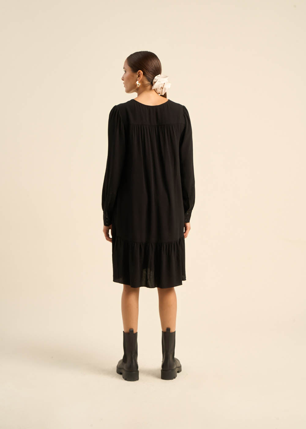 Short dress with long sleeves - Sud Express - 3 - Sud Express