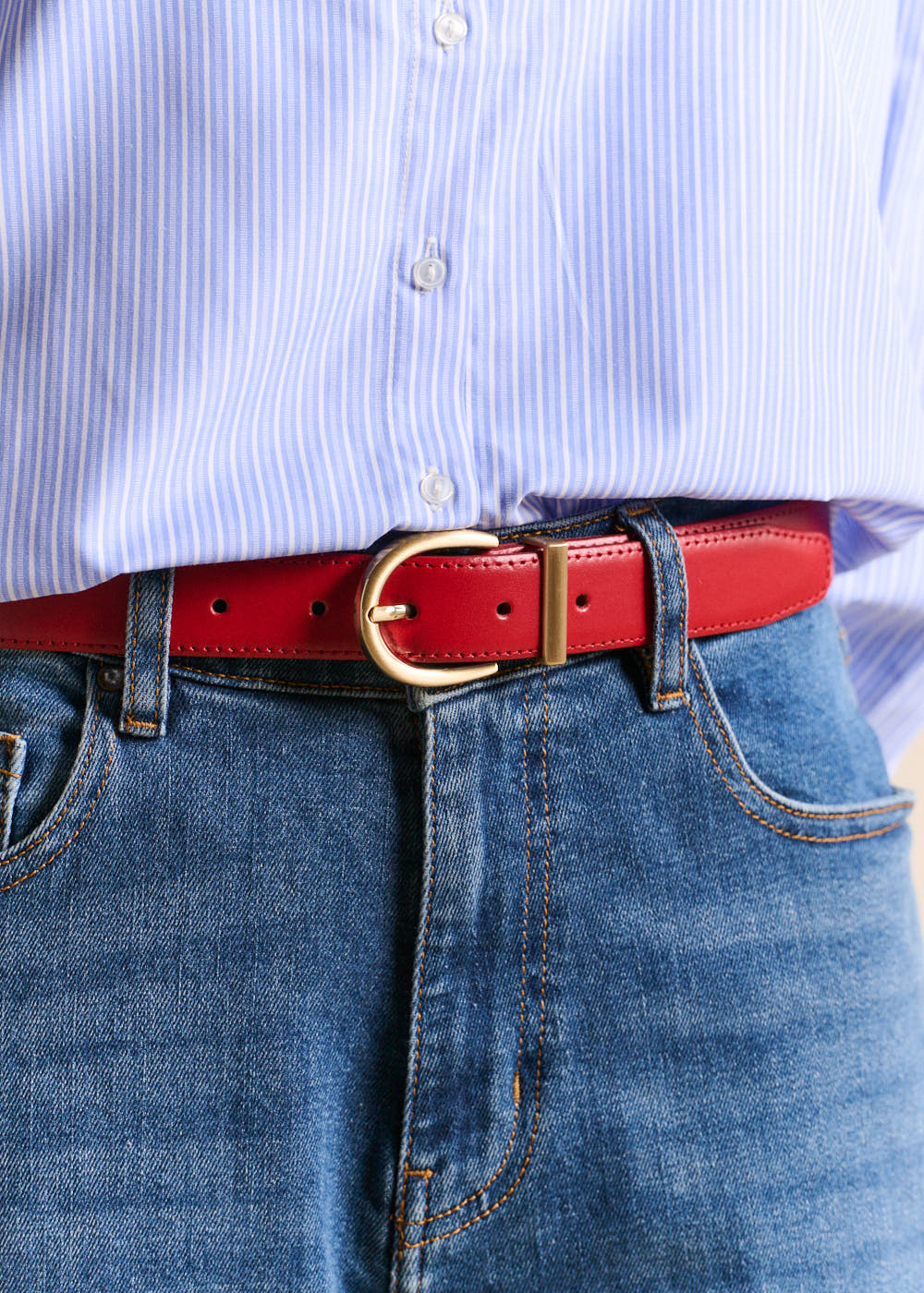 Leather belt with a domed gold buckle - Sud Express - 2 - Sud Express