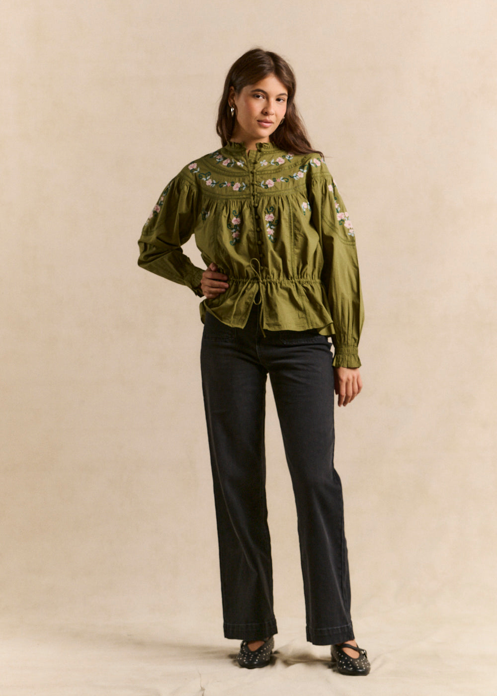 STACY High-waisted, wide-leg jeans with turn-ups - 1 - Sud Express - Sud Express