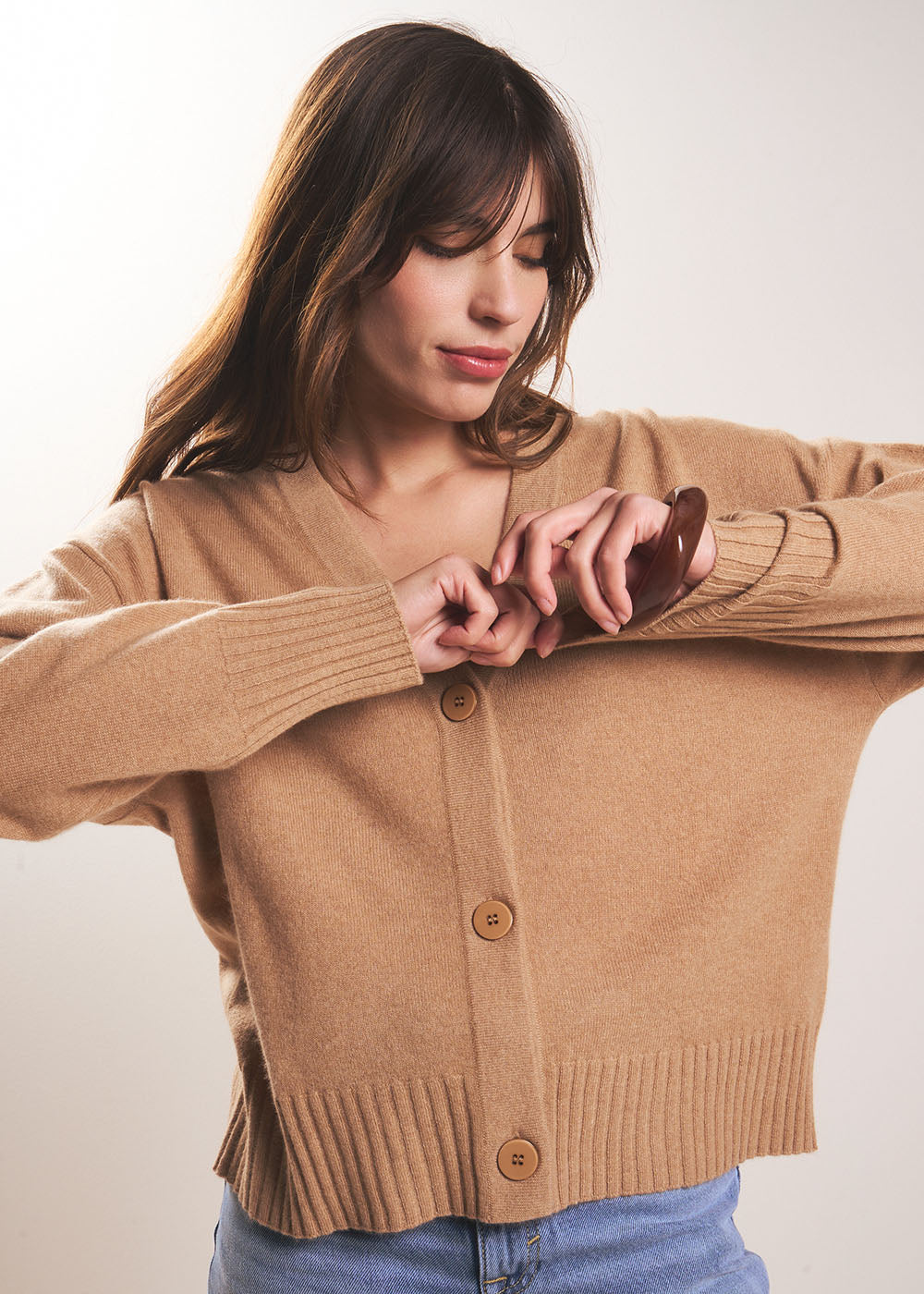Loose-fitting cashmere V-neck cardigan - Sud Express - 5 - Sud Express
