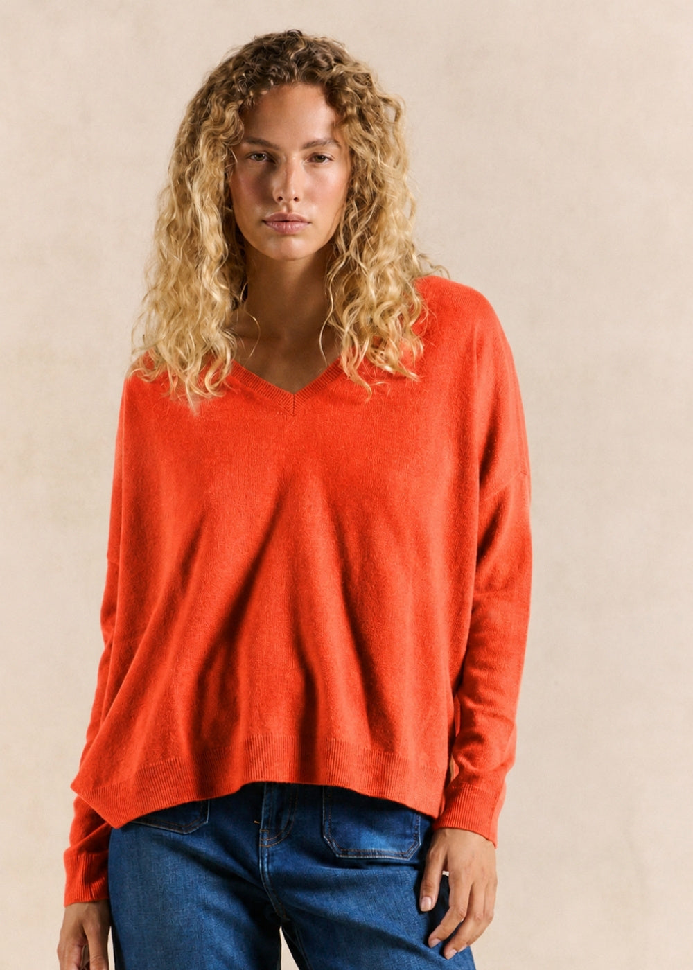 Cashmere V-neck sweater flared fit - Sud Express - 2 - Sud Express