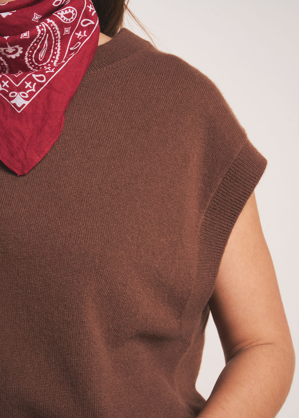 Sleeveless cashmere jumper - Sud Express - 2 - Sud Express