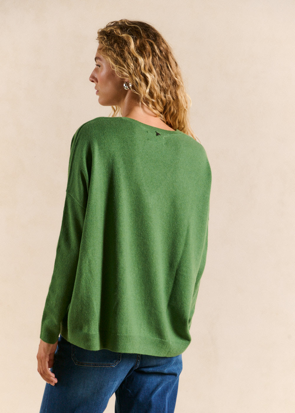 Cashmere V-neck sweater flared fit - Sud Express - 3 - Sud Express