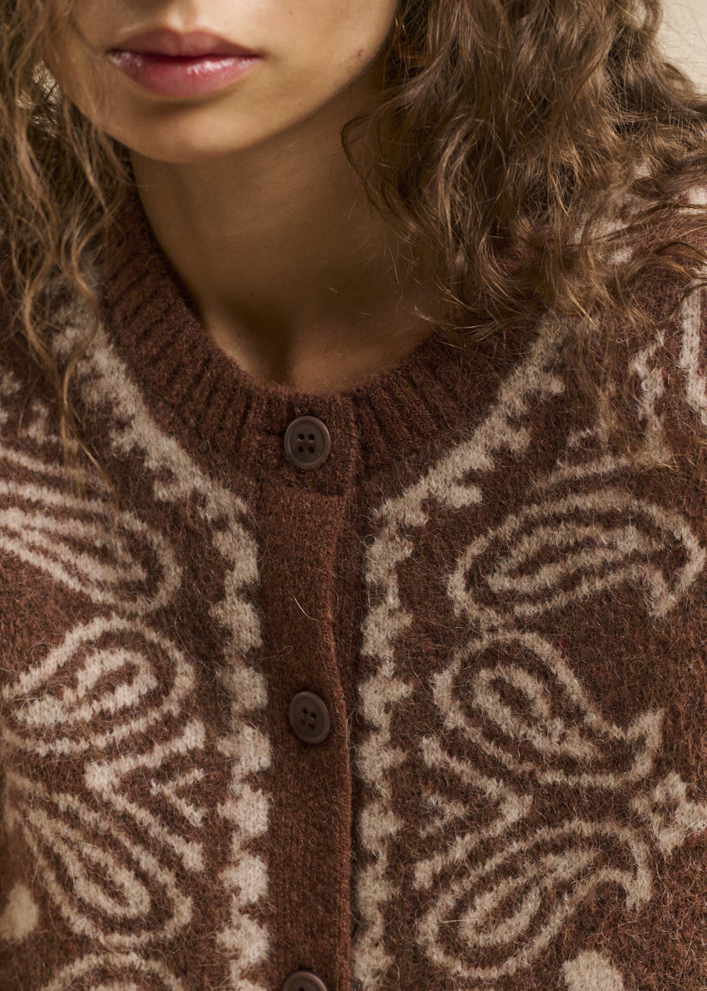 Bandana-pattern jacquard knit cardigan - Sud Express - 2 - Sud Express