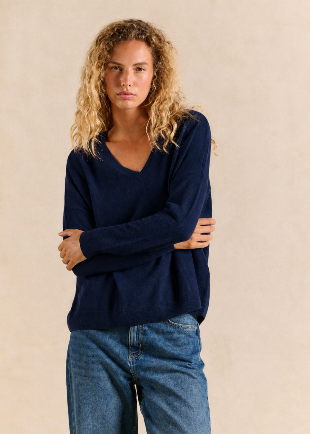Cashmere V-neck sweater flared fit - Sud Express - 3 - Sud Express
