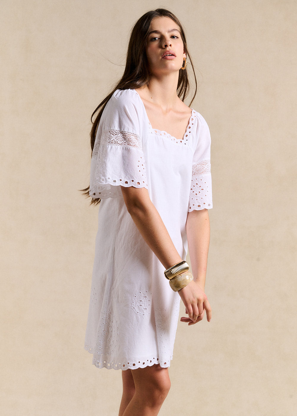 Short dress with a square neckline - Sud Express - 5 - Sud Express
