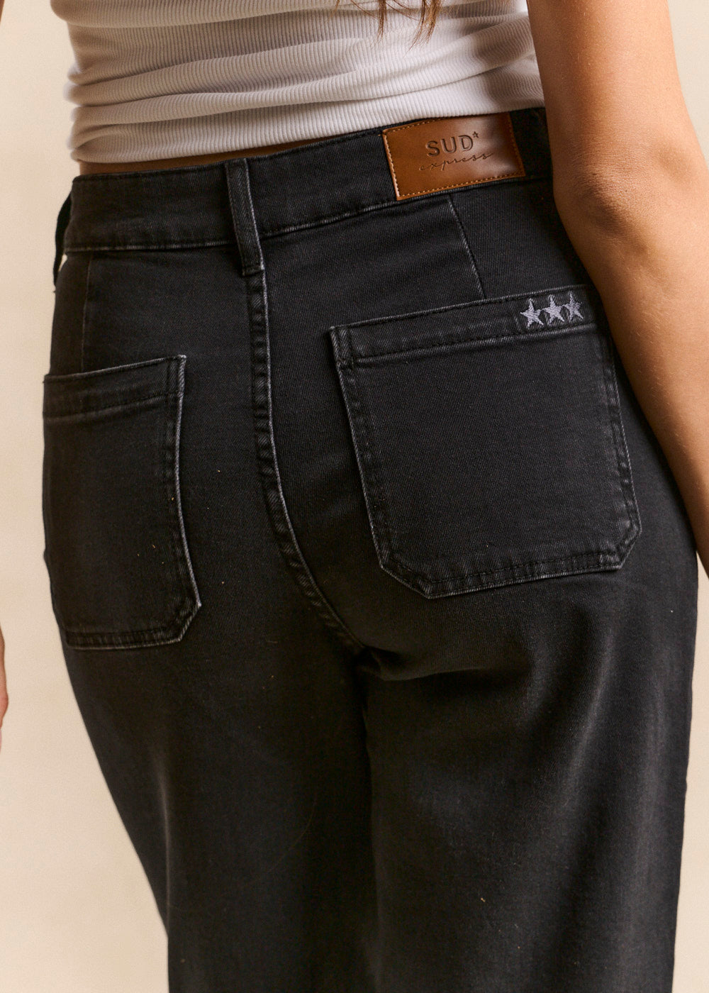STACY High-waisted, wide-leg jeans with turn-ups - 4 - Sud Express - Sud Express
