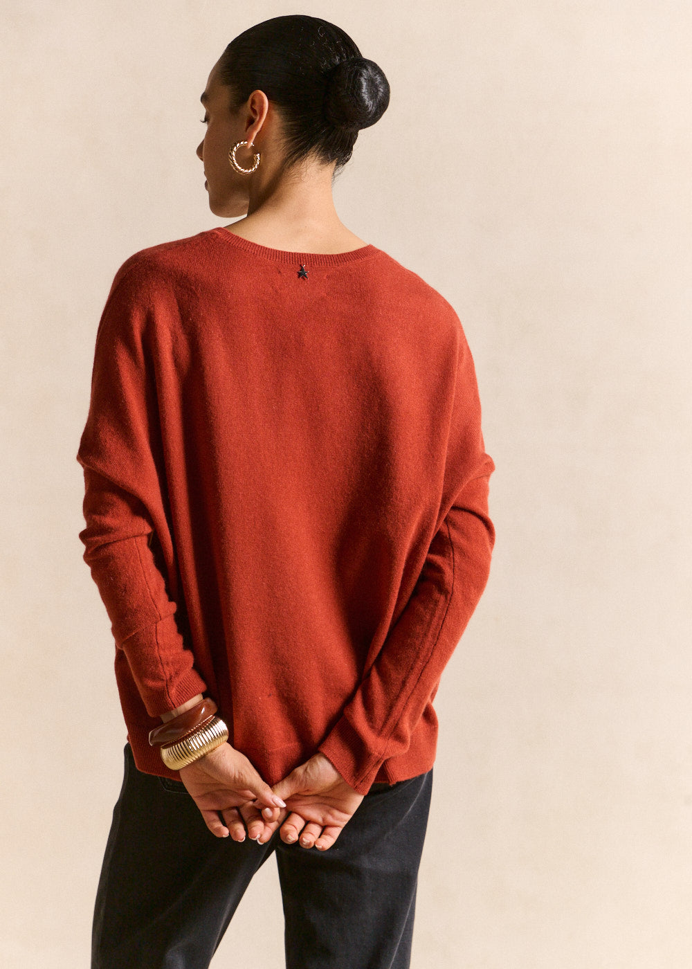 Cashmere V-neck sweater flared fit - Sud Express - 3 - Sud Express