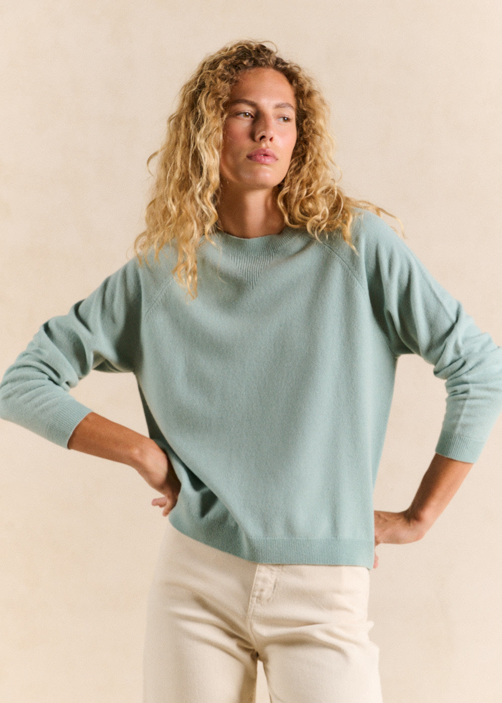 Round-neck 100% wool jumper with ribbed detail - Sud Express - 1 - Sud Express
