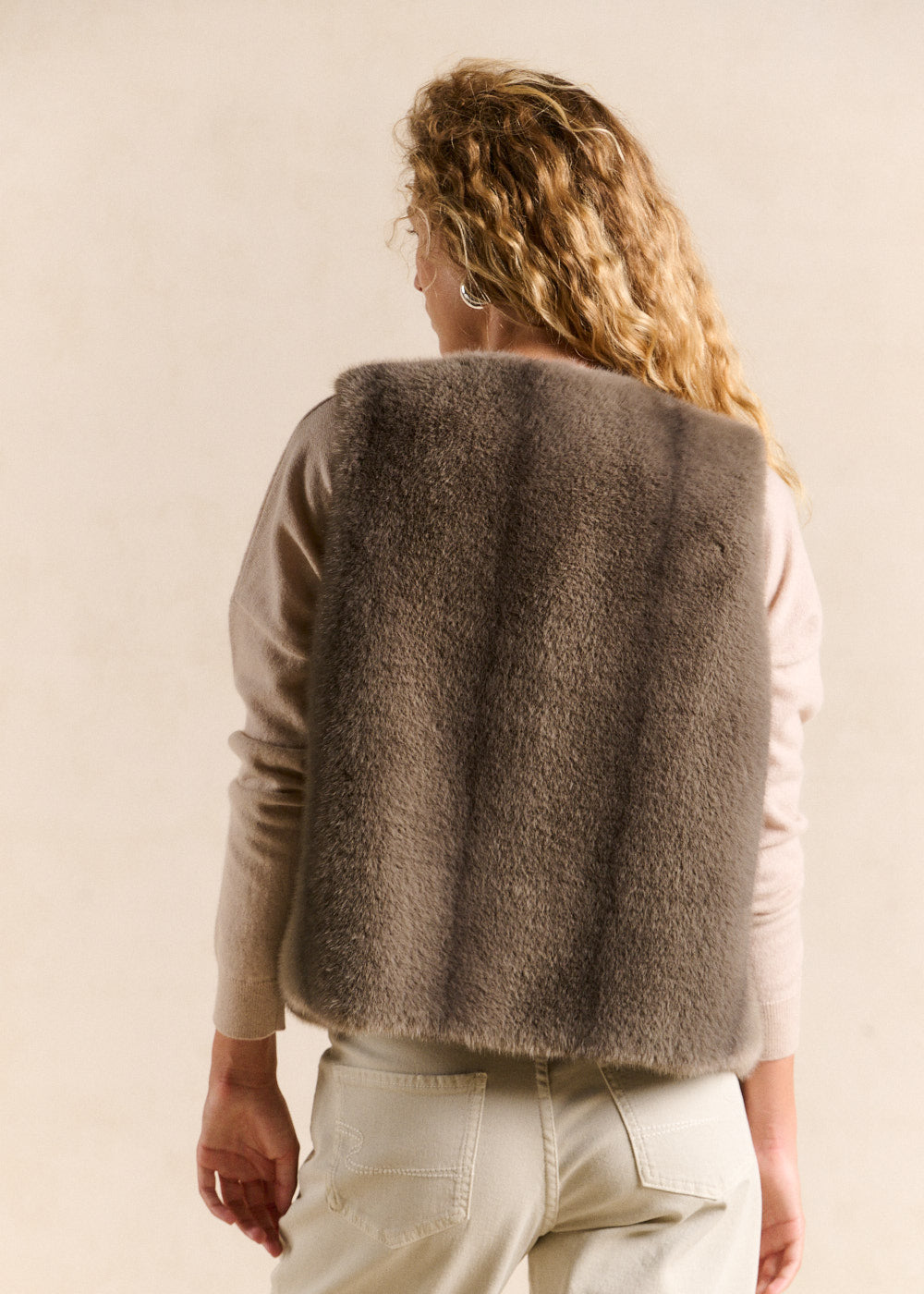 Faux-fur sleeveless waistcoat - Sud Express - 3 - Sud Express