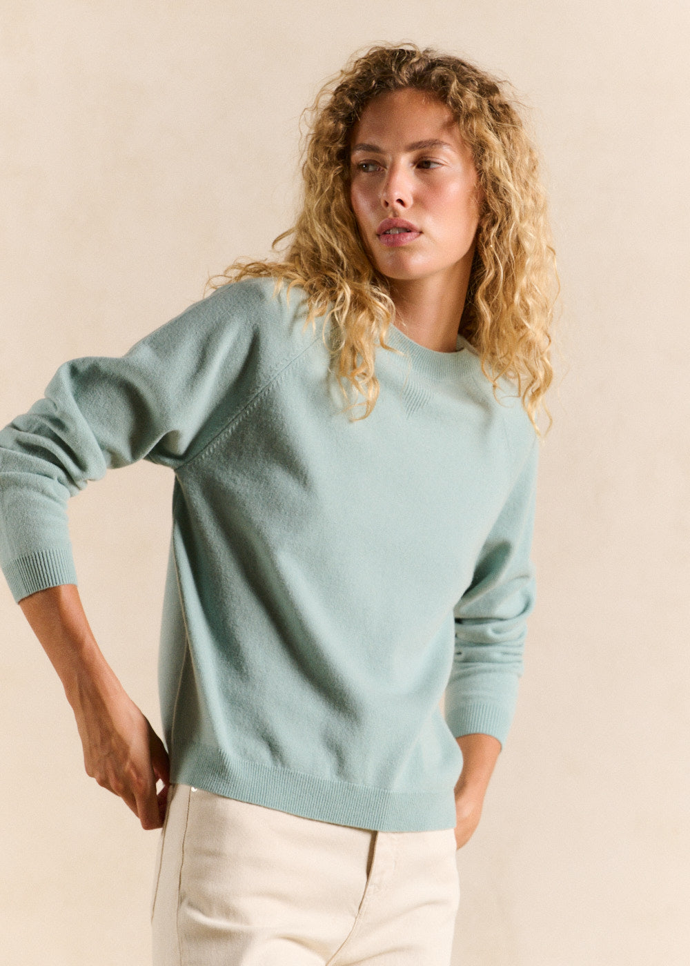 Round-neck 100% wool jumper with ribbed detail - Sud Express - 5 - Sud Express