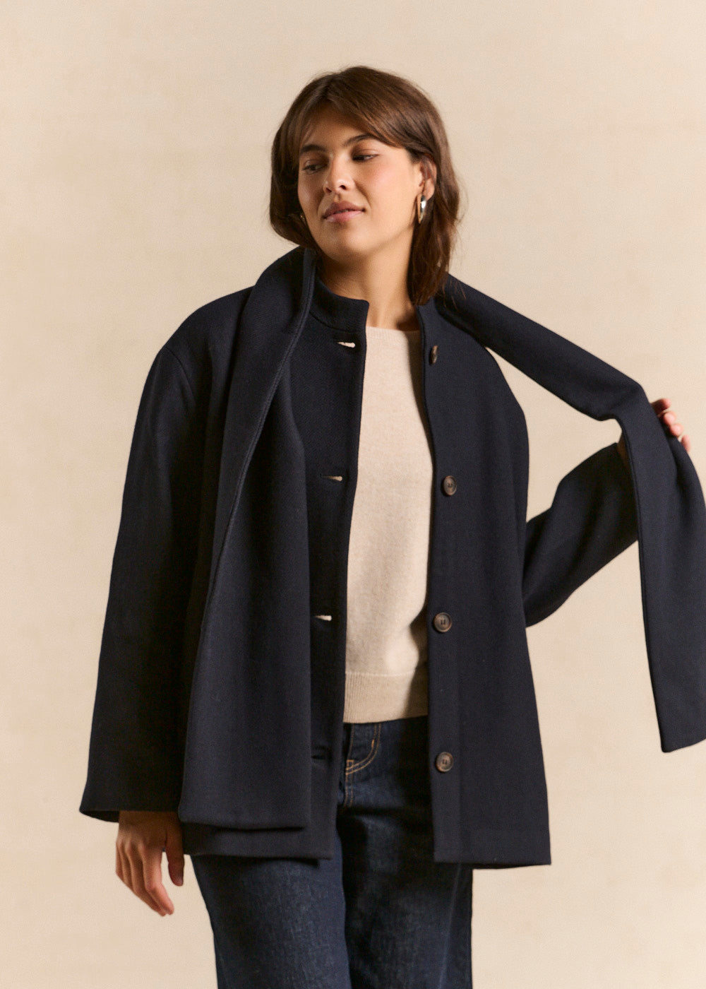 Short coat with removable scarf - Sud Express - 4 - Sud Express