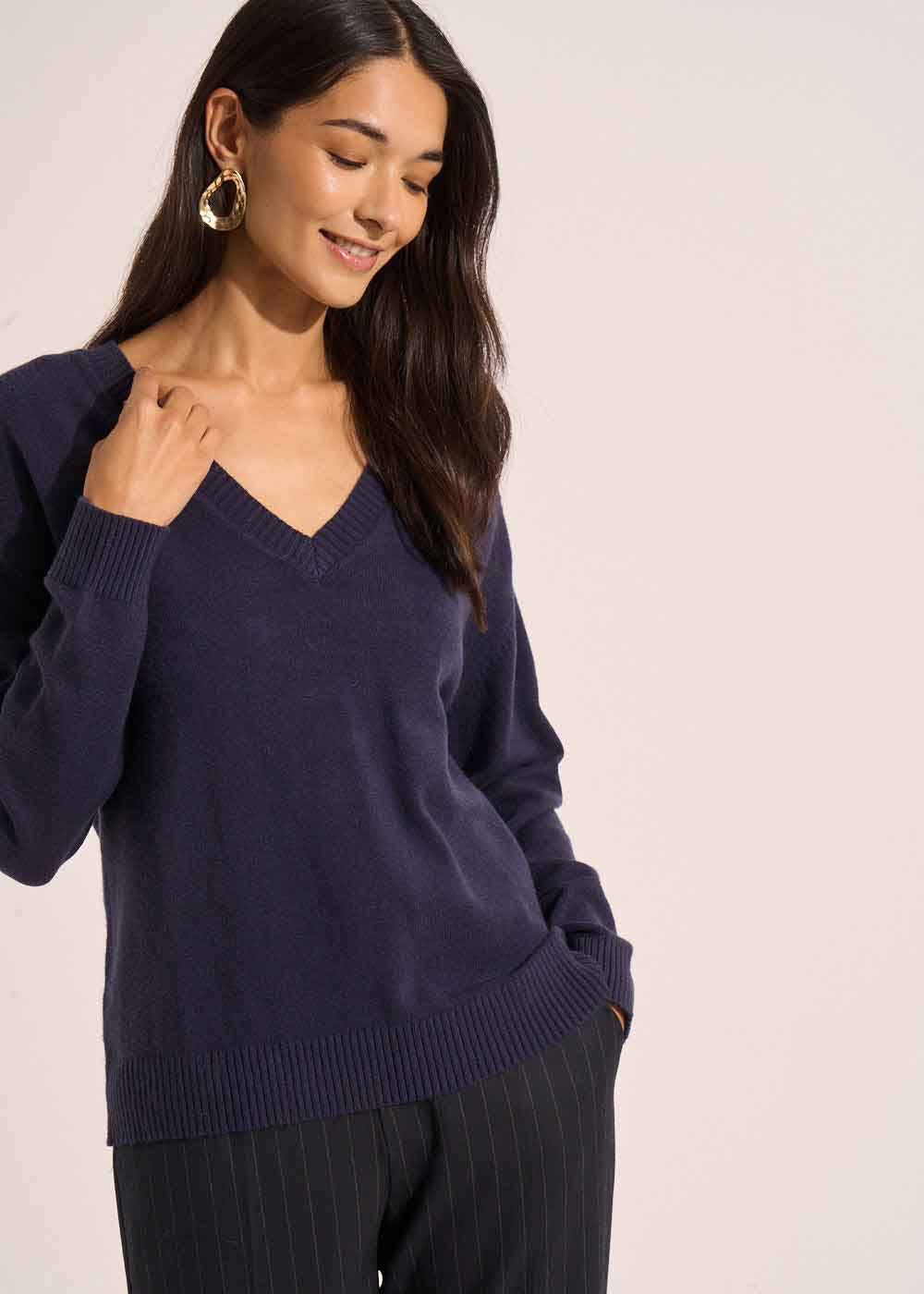 Boxy V-neck sweater - Sud Express - 1 - Sud Express