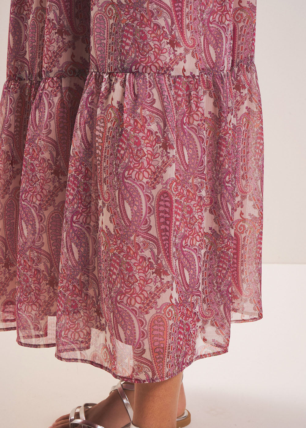 Long printed dress with ruffles - Sud Express - 5 - Sud Express