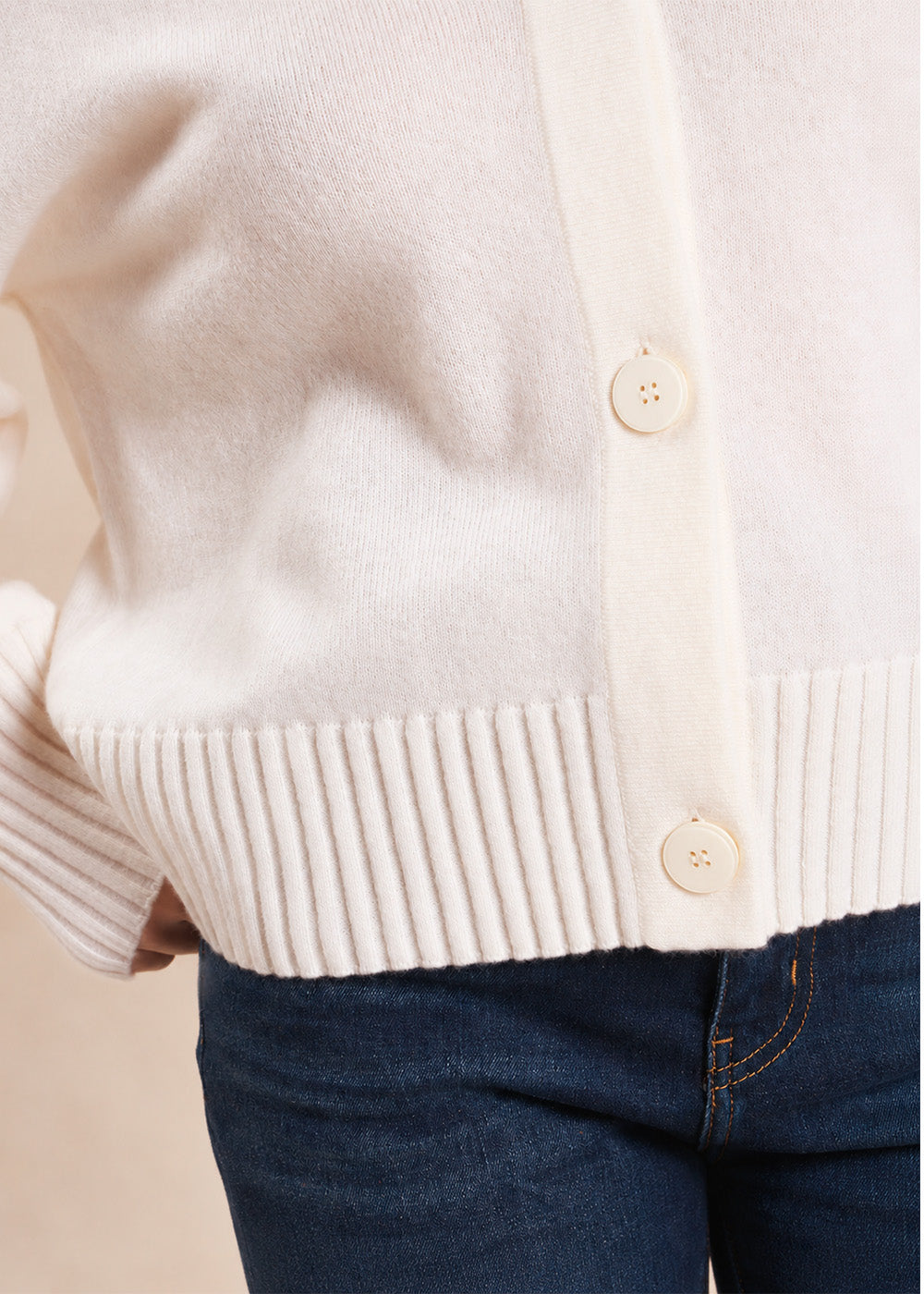 GRAMMAX Loose-fitting cashmere V-neck cardigan - 4 - Sud Express - Sud Express