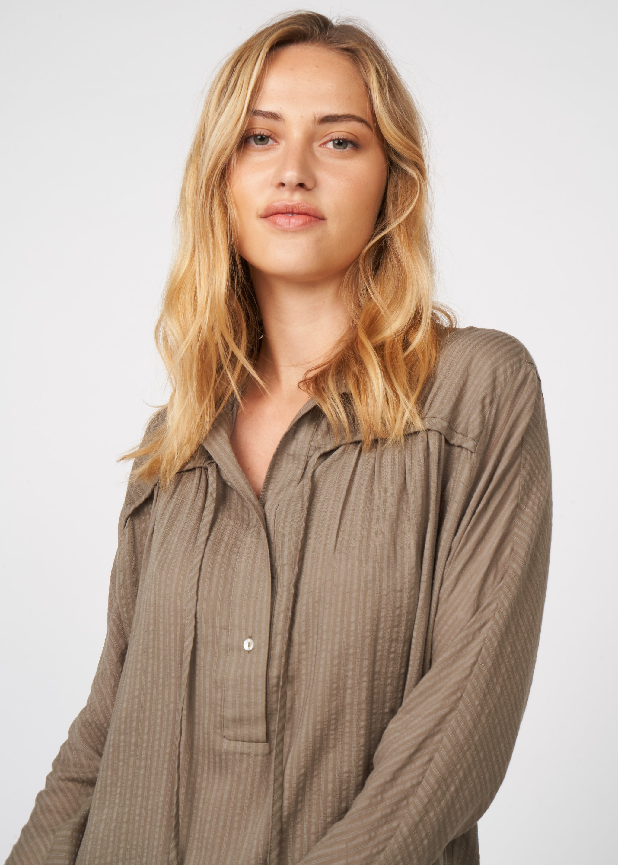 TUTI Oversized top with high neck and dolman sleeves - 2 - Sud Express - Sud Express