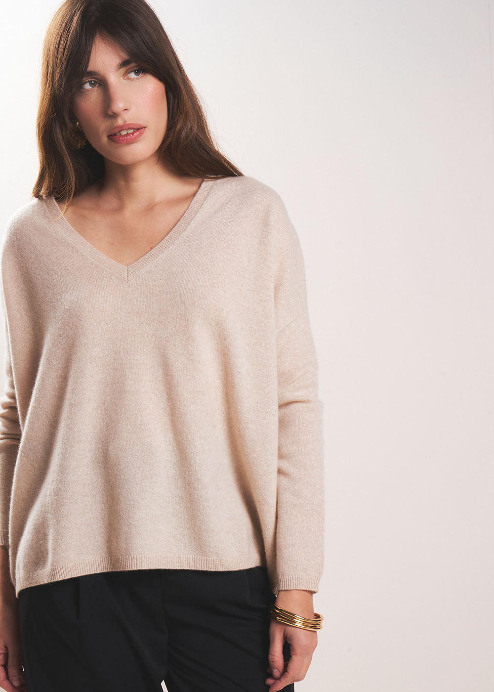 MONJOE Cashmere V-neck sweater with long sleeves - 1 - Sud Express - Sud Express
