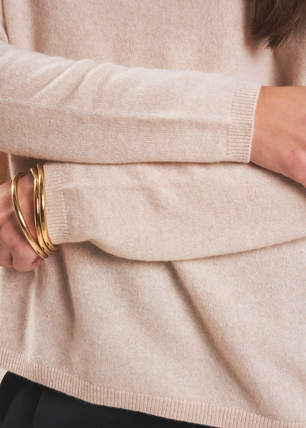 MONJOE Cashmere V-neck sweater with long sleeves - 2 - Sud Express - Sud Express