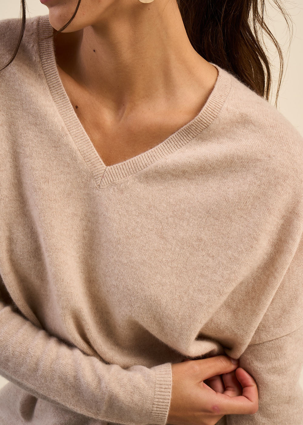 Cashmere V-neck sweater with long sleeves - Sud Express - 4 - Sud Express