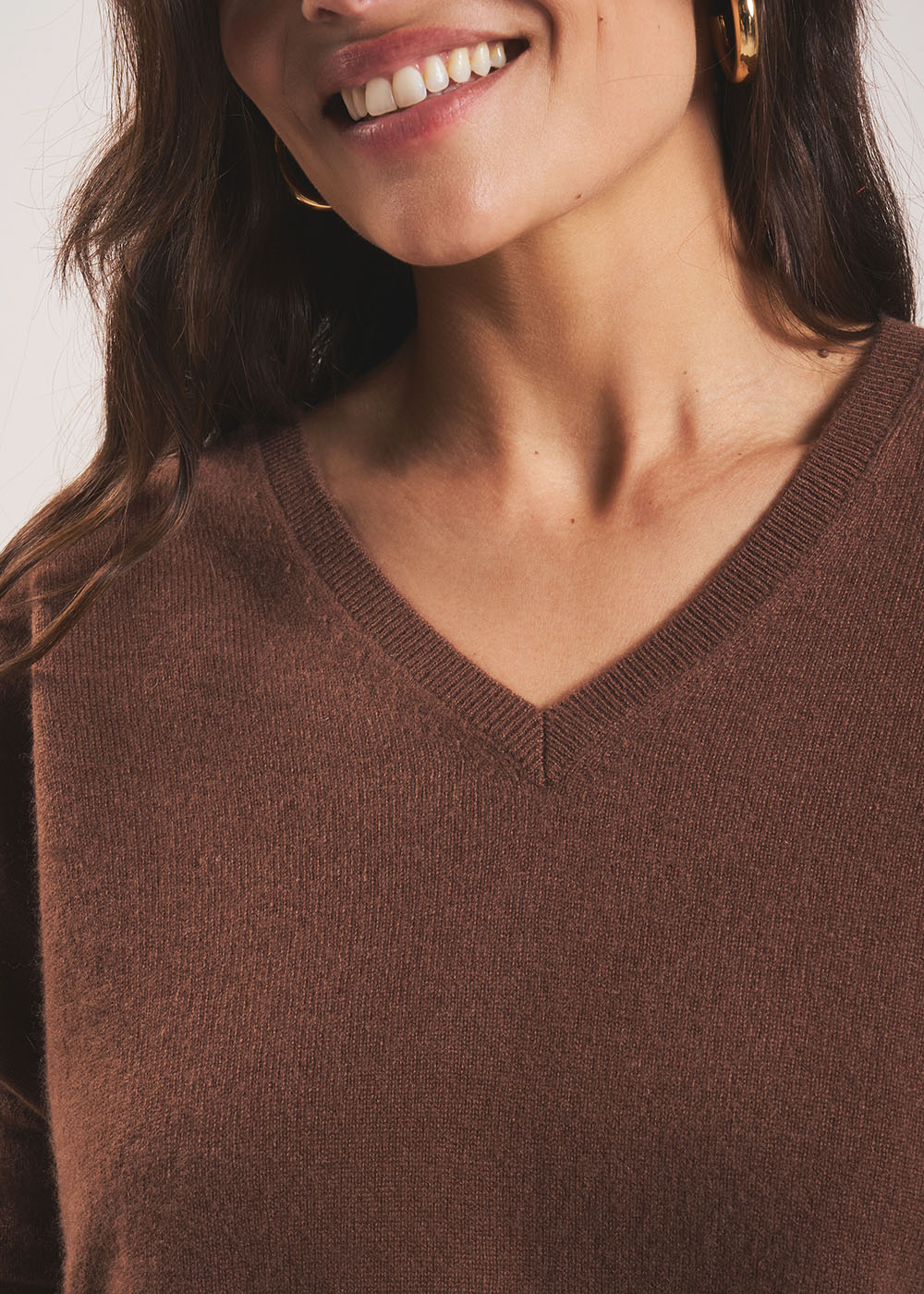 MONJOE Cashmere V-neck sweater with long sleeves - 2 - Sud Express - Sud Express